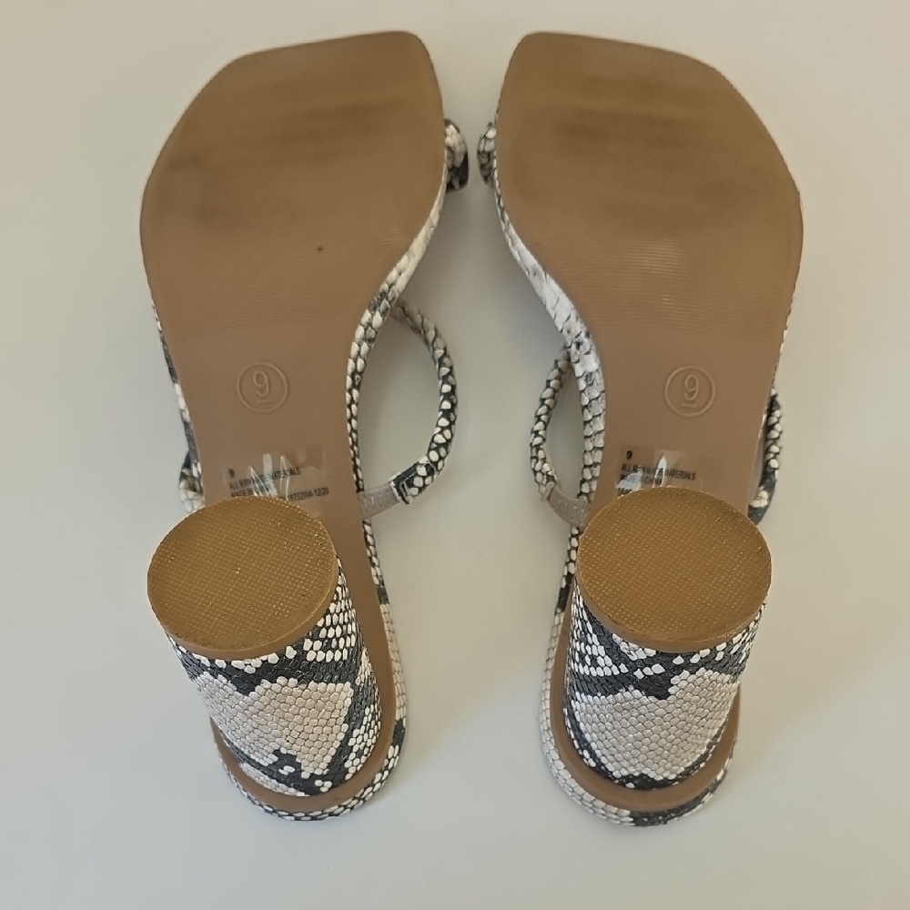 a new day Black and White Snakeskin Design Heels.  Size 9 - Picture 9 of 12